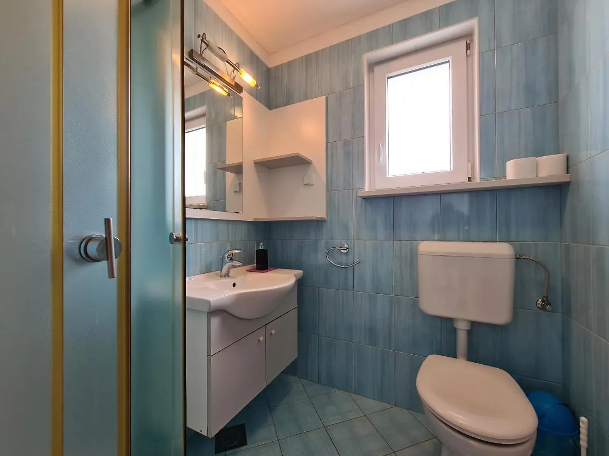 Apartments & Rooms 2116 Fazana