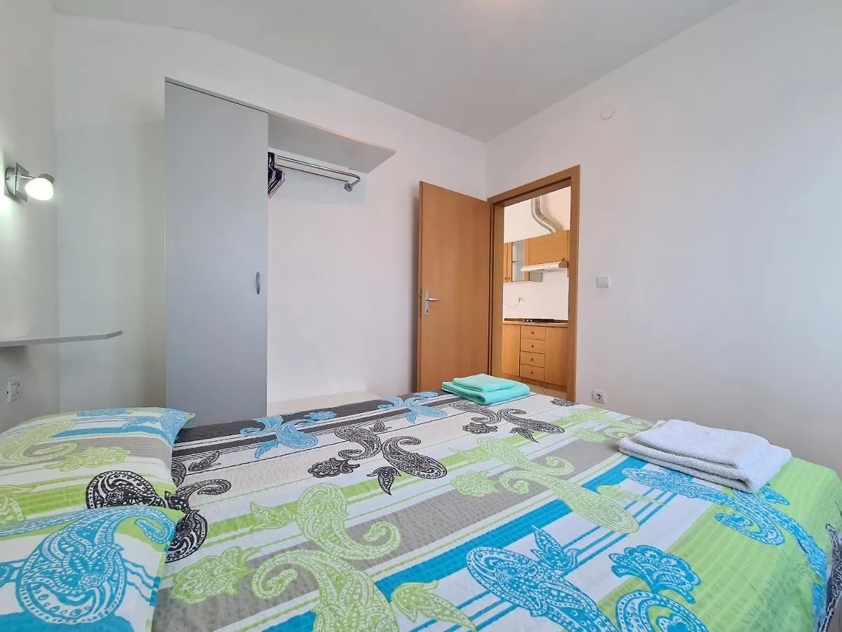 Apartments & Rooms 2116 Fazana