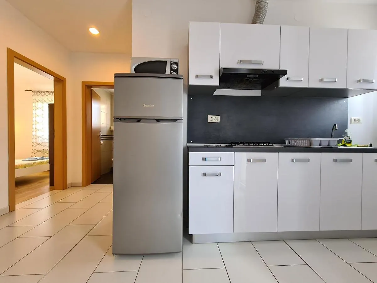 Apartments & Rooms 2116 Fazana Croatia