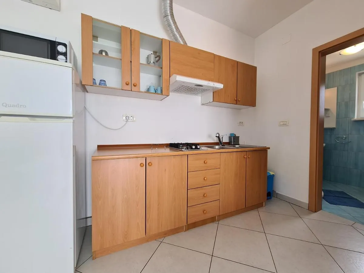 Apartments & Rooms 2116 Fazana