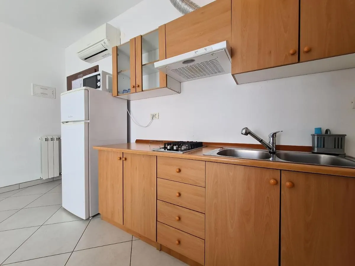 Apartments & Rooms 2116 Fazana