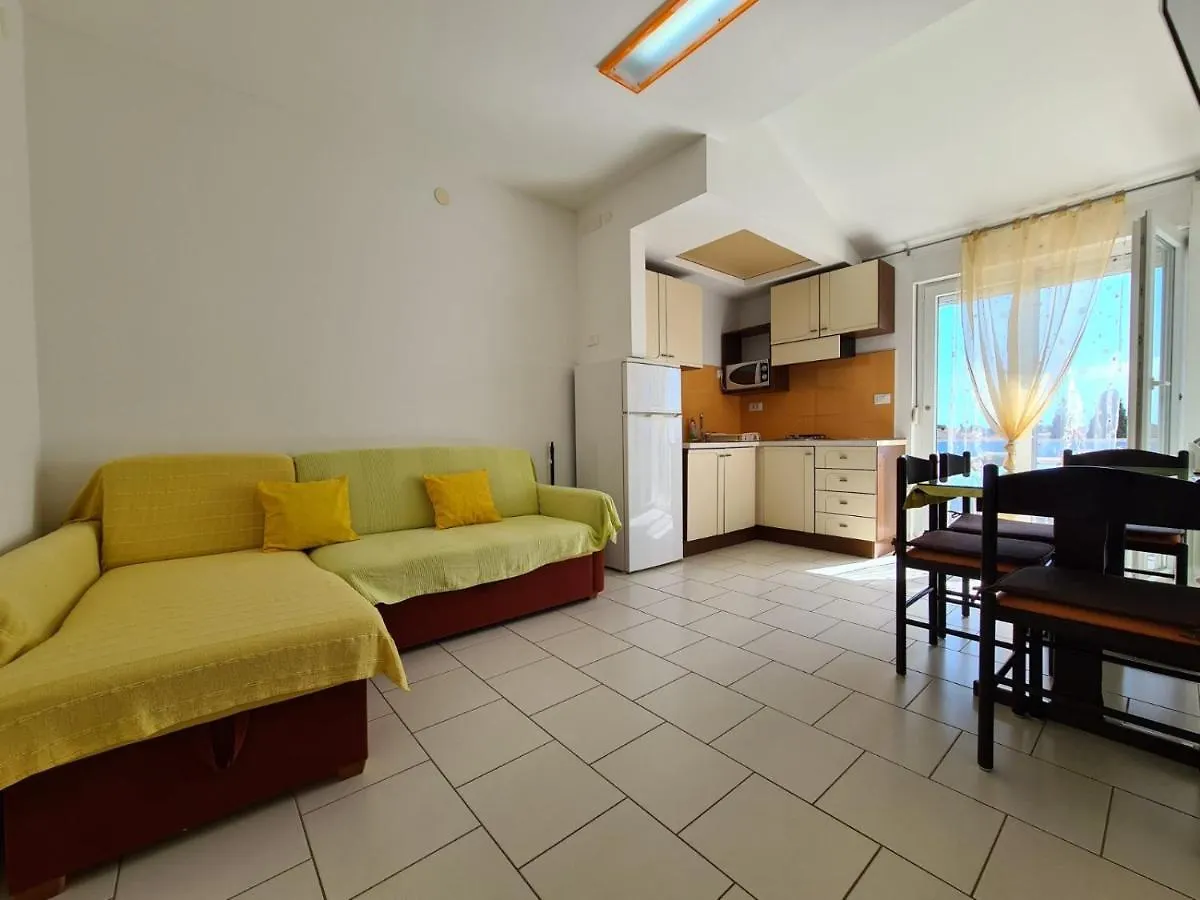 Apartments & Rooms 2116 Fazana