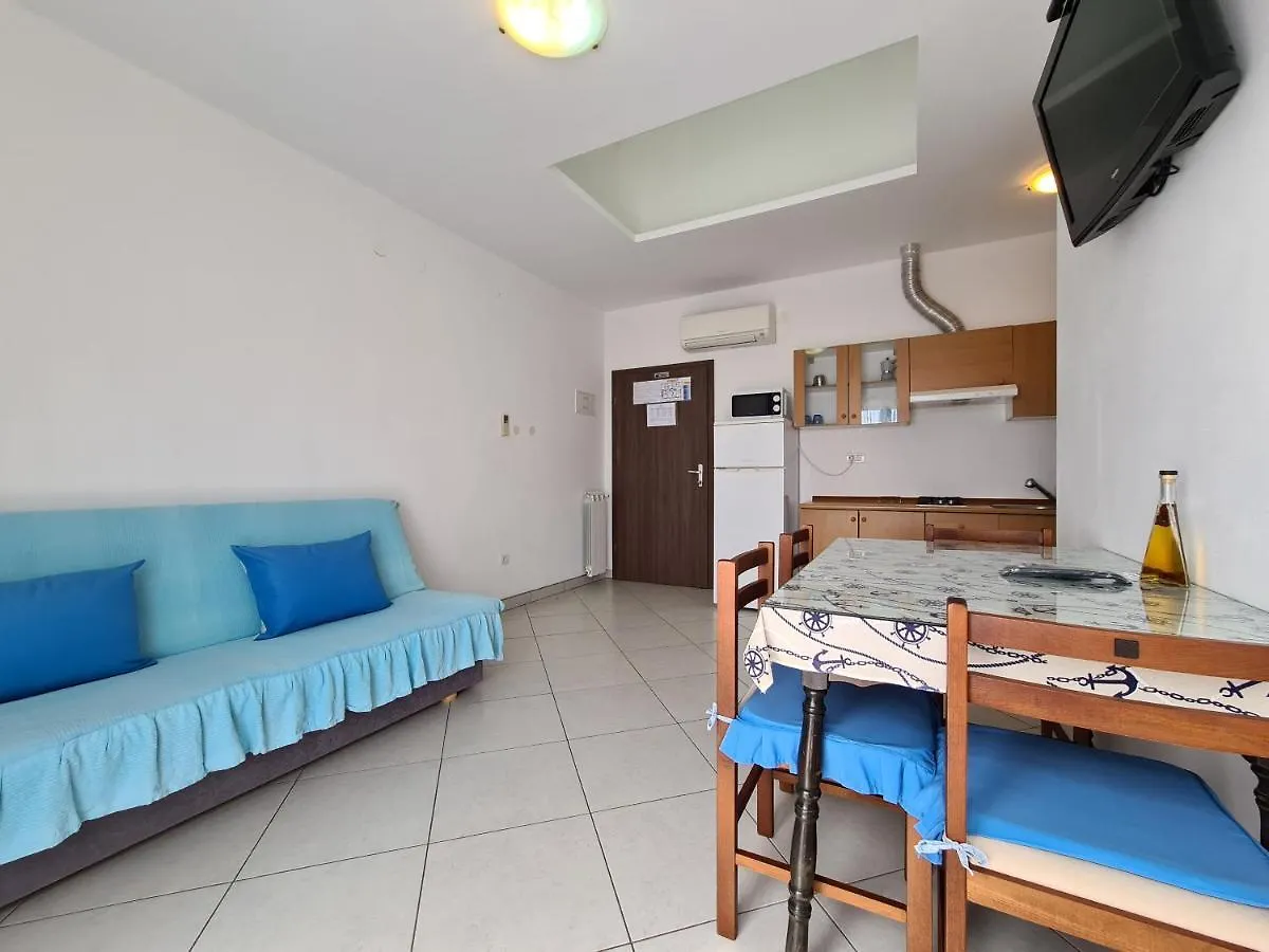 Apartments & Rooms 2116 Fazana 0*,  Croatia