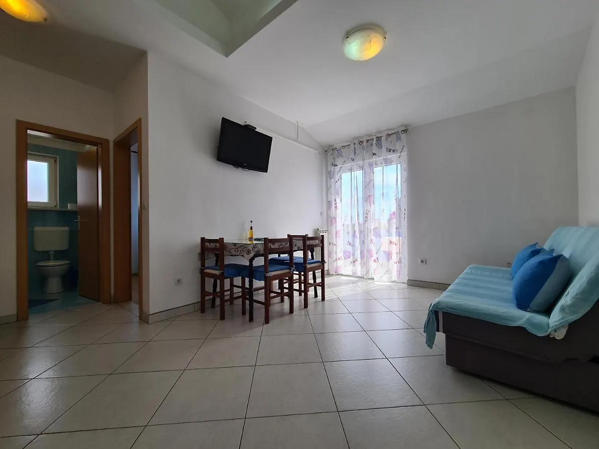 Apartments & Rooms 2116 Fazana Croatia