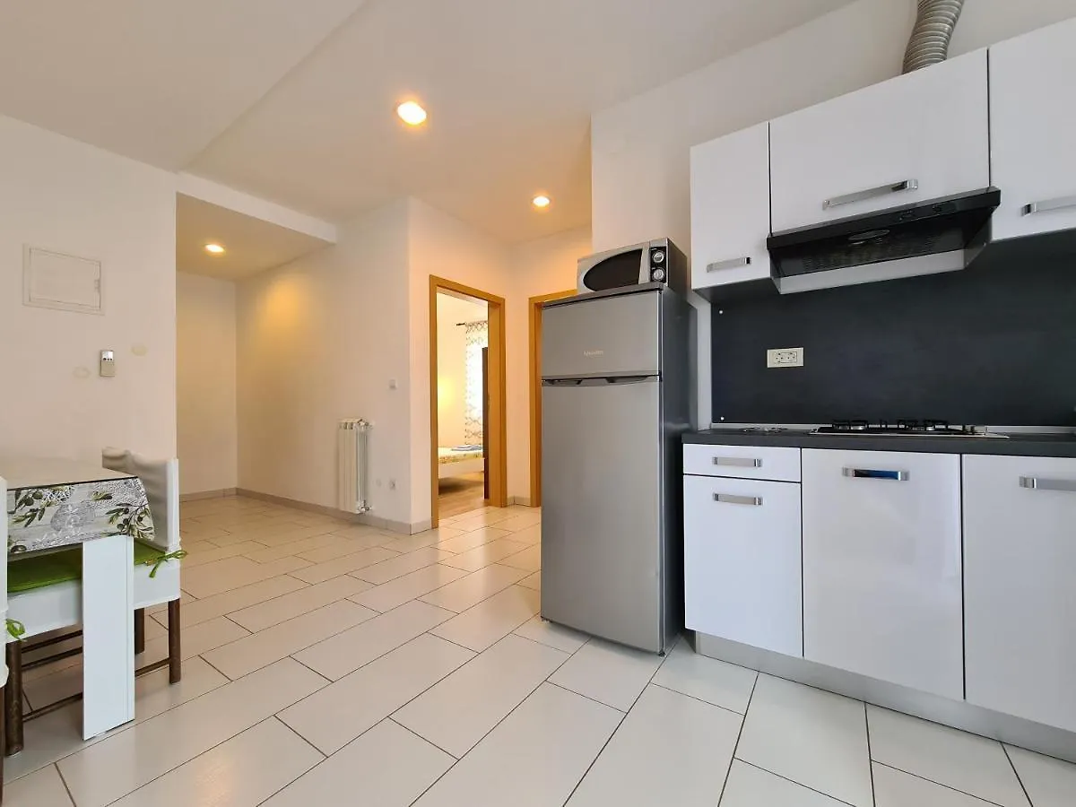 Apartments & Rooms 2116 Fazana
