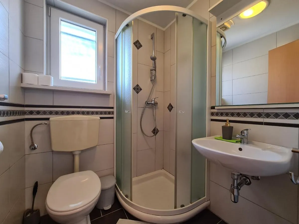 Apartments & Rooms 2116 Fazana Croatia