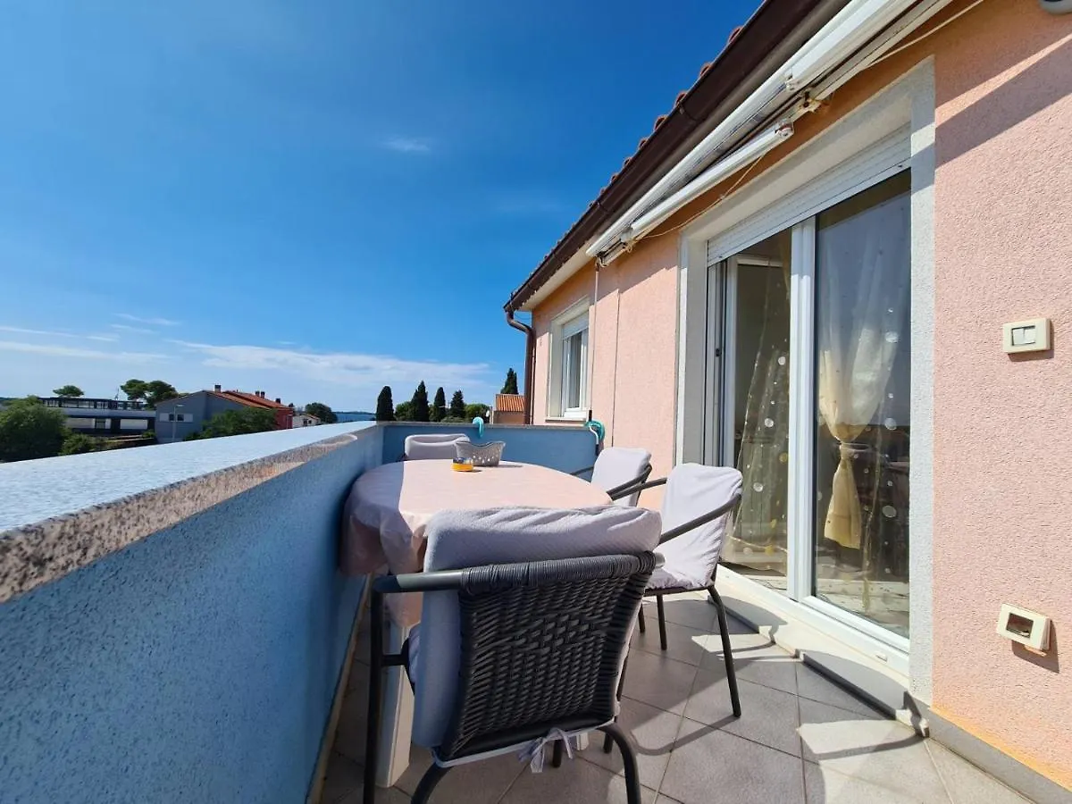 Apartments & Rooms 2116 Fazana