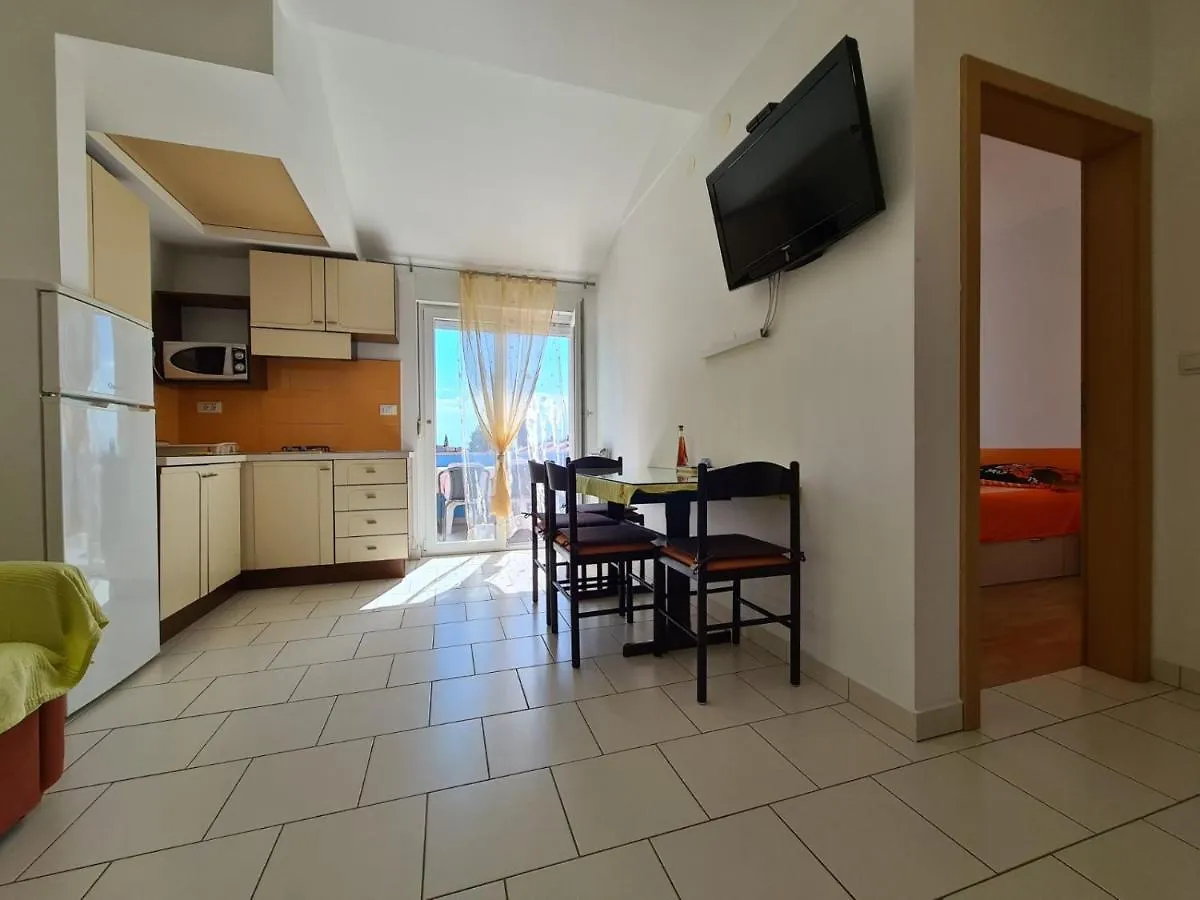 Apartments & Rooms 2116 Fazana Croatia