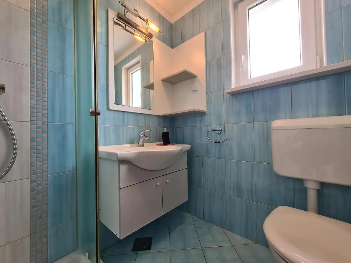 Apartments & Rooms 2116 Fazana