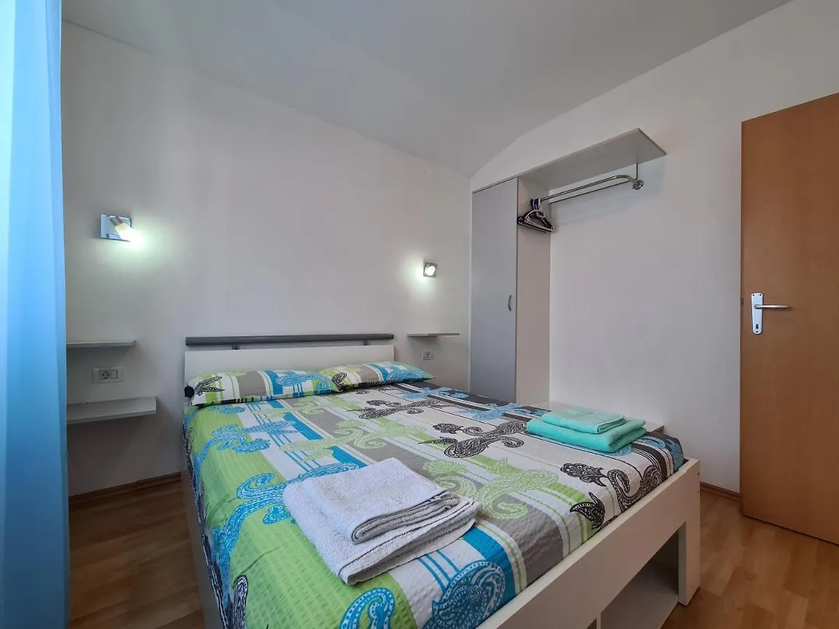 Apartments & Rooms 2116 Fazana Croatia