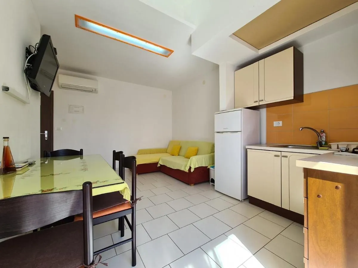 Apartments & Rooms 2116 Fazana 0*,  Croatia
